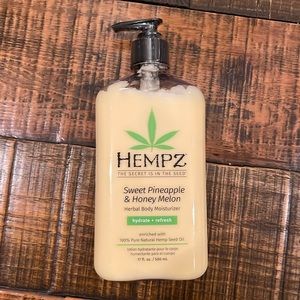 Hempz sweet pineapple & honey melon